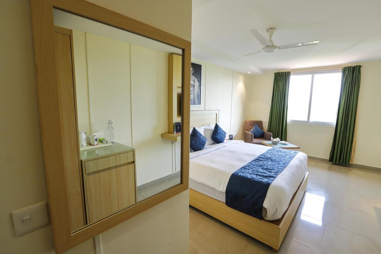 Zip By Spree Hotels Hyde Goa Candolim Ngoại thất bức ảnh